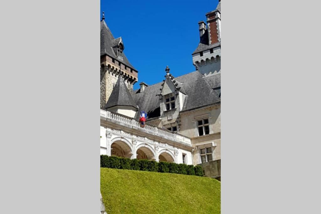 Magnolia : Superbe deux-pièces quartier du Château Pau Extérieur photo